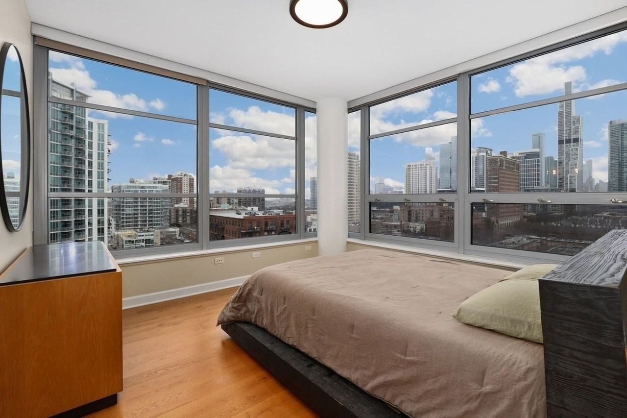 1600 S Prairie Ave #1204 - Photo 7 of 17