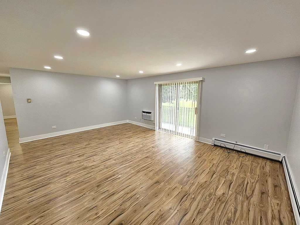 568 Fairway View Dr #2J - Photo 3 of 22