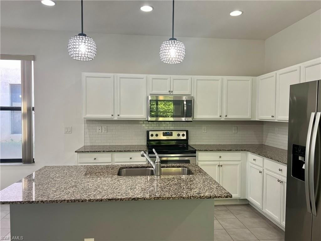 5507 Useppa Dr - Photo 3 of 26