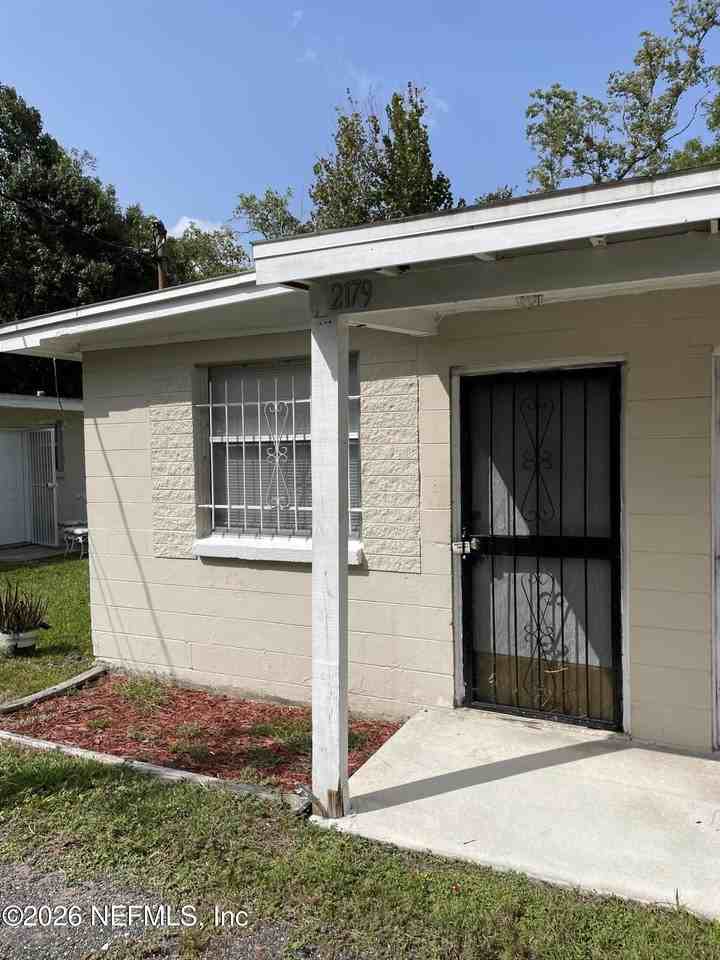 2179 W 40th St - Photo 2 of 9