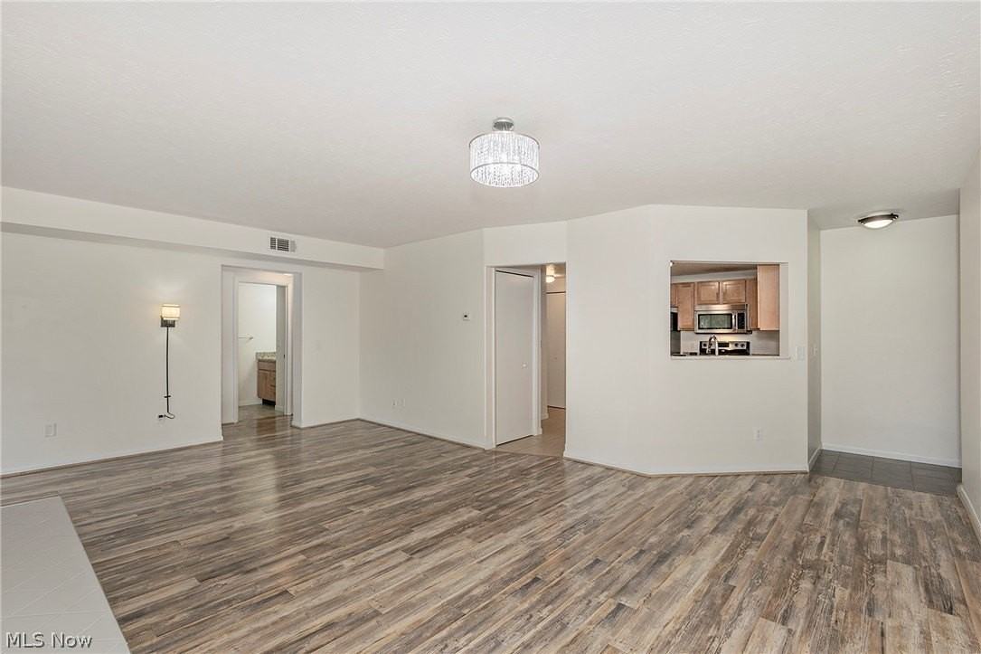 26101 Village Ln #107 - Photo 3 of 40