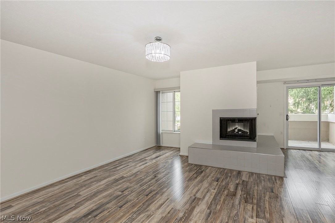 26101 Village Ln #107 - Photo 5 of 40