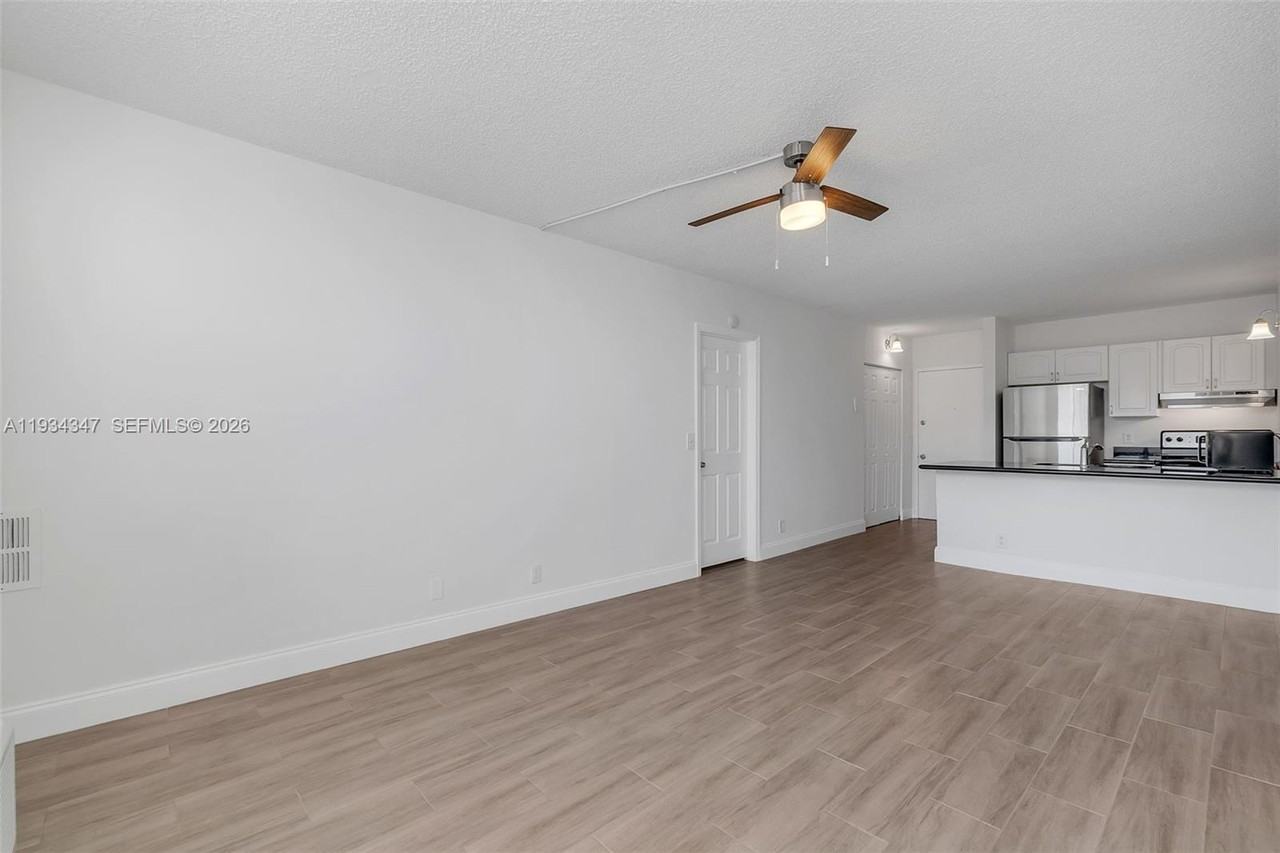 4045 W Mcnab Rd #4045 - Photo 3 of 8