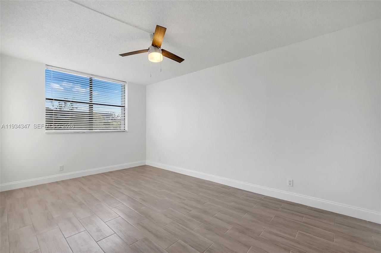 4045 W Mcnab Rd #4045 - Photo 4 of 8