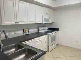 featured image of 102 Se 10th St