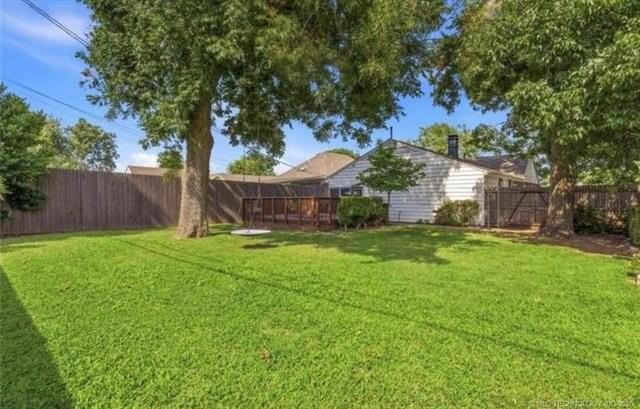 1348 S College Ave - Photo 4 of 27