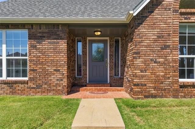 7756 S Hudson Ave - Photo 4 of 29