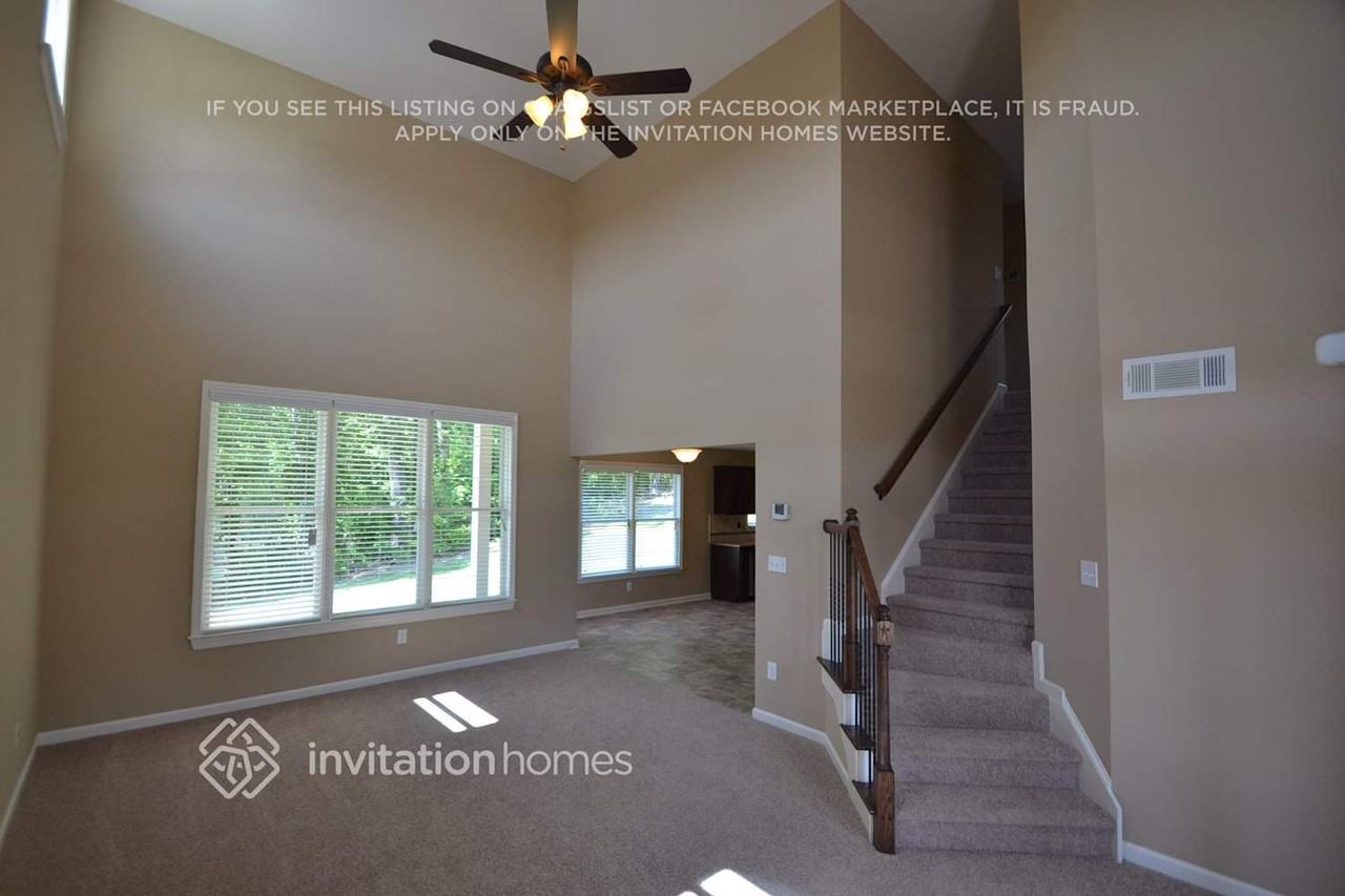 116 Covington Dr - Photo 2 of 10