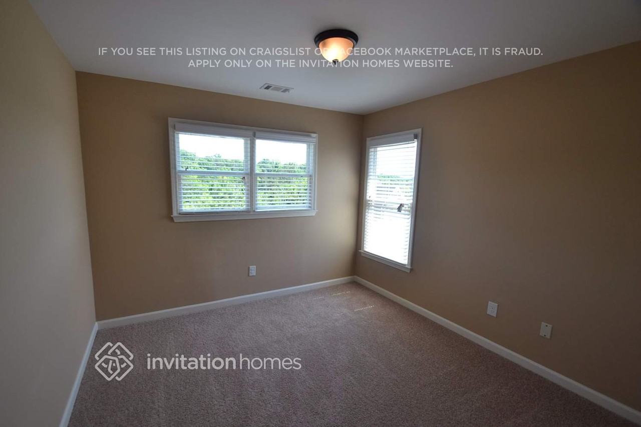116 Covington Dr - Photo 5 of 10