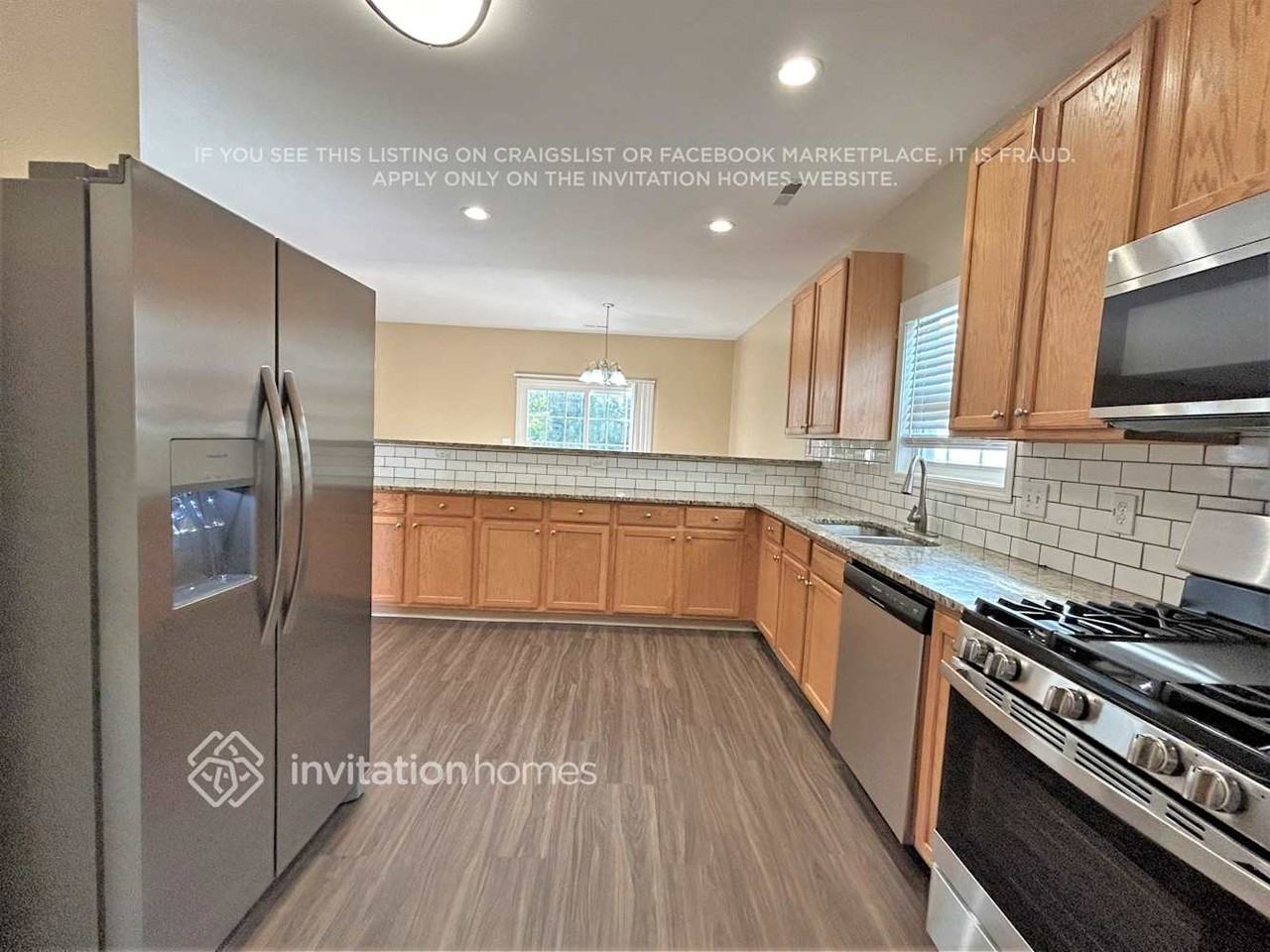 1306 Ingle Ct - Photo 3 of 10