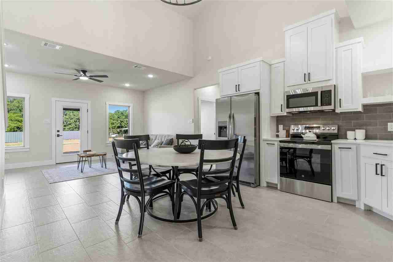1005 Agua Escondida Court - Photo 7 of 39