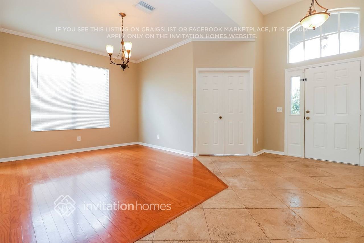 10605 Noah Ct - Photo 2 of 14