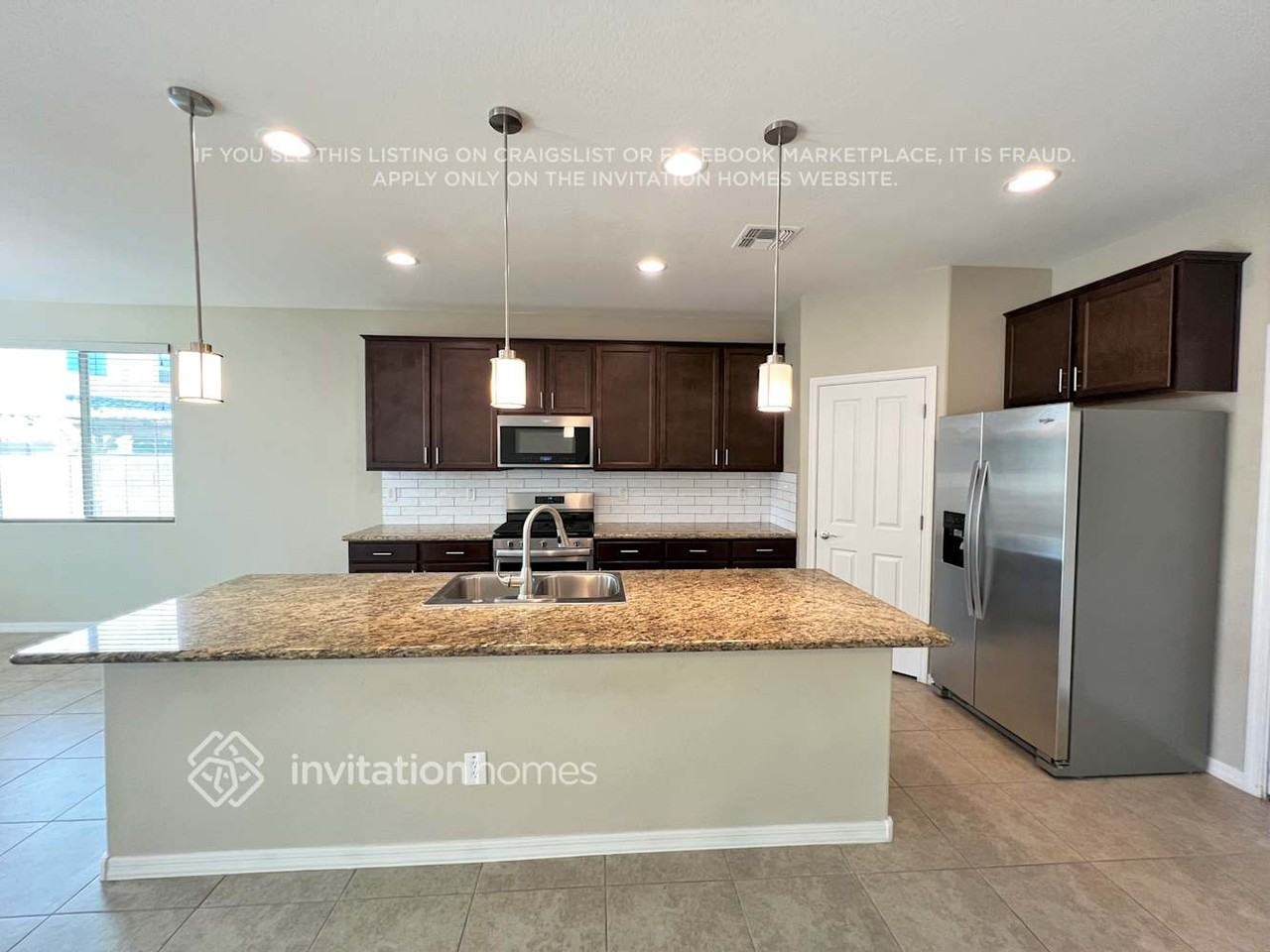 9827 E Suburban Dr - Photo 5 of 17