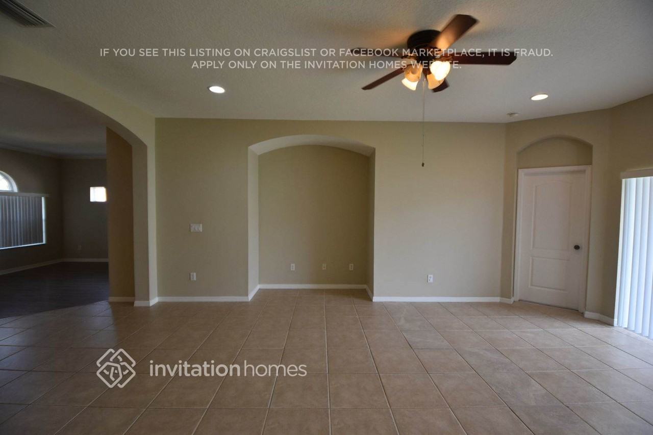 1815 Mira Lago Cir - Photo 3 of 21