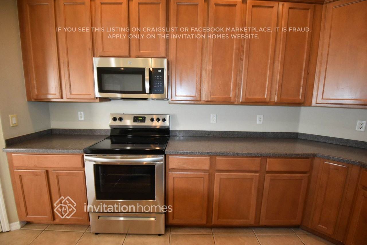 1815 Mira Lago Cir - Photo 5 of 21