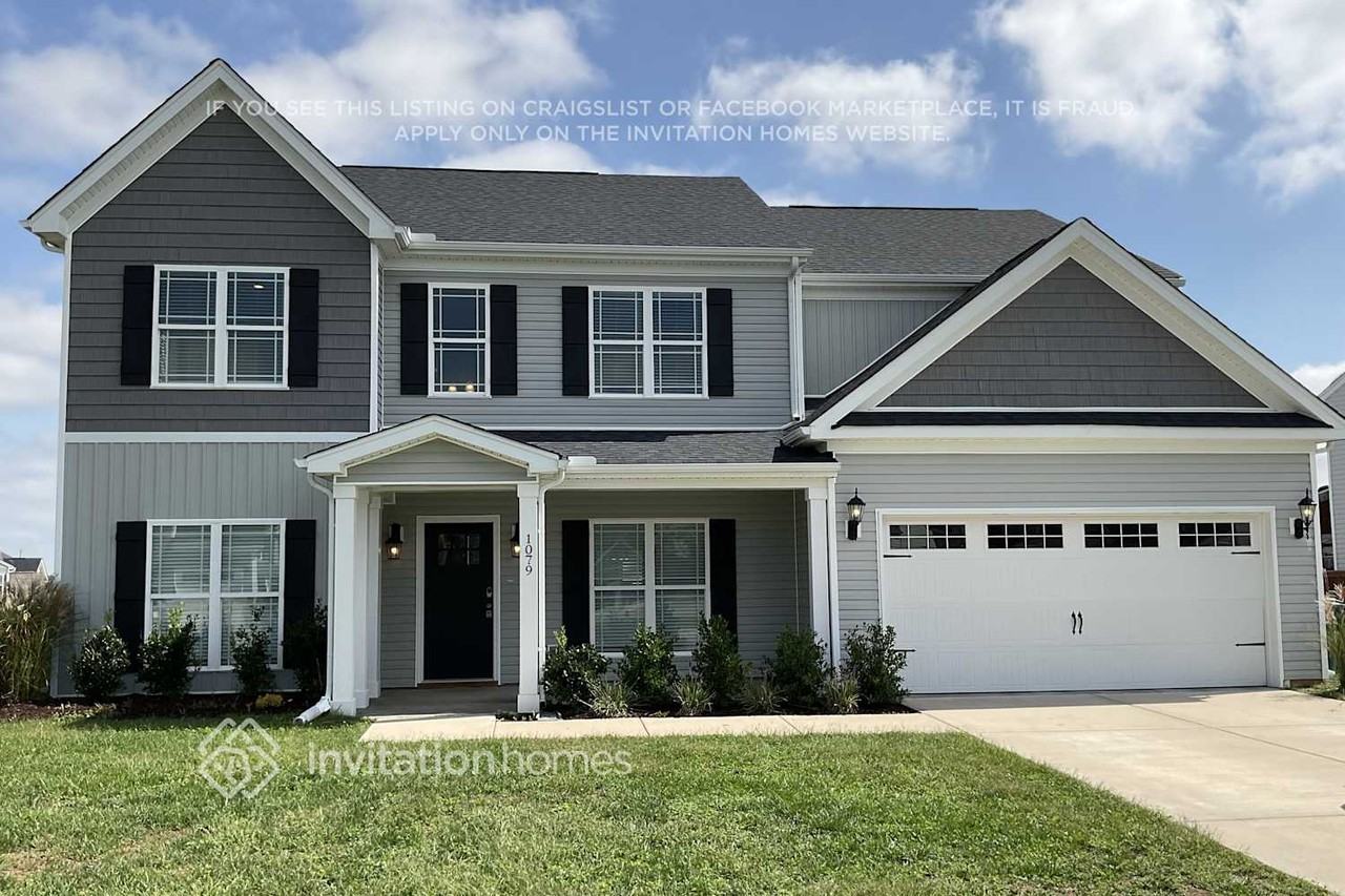 1079 Vanguard Dr