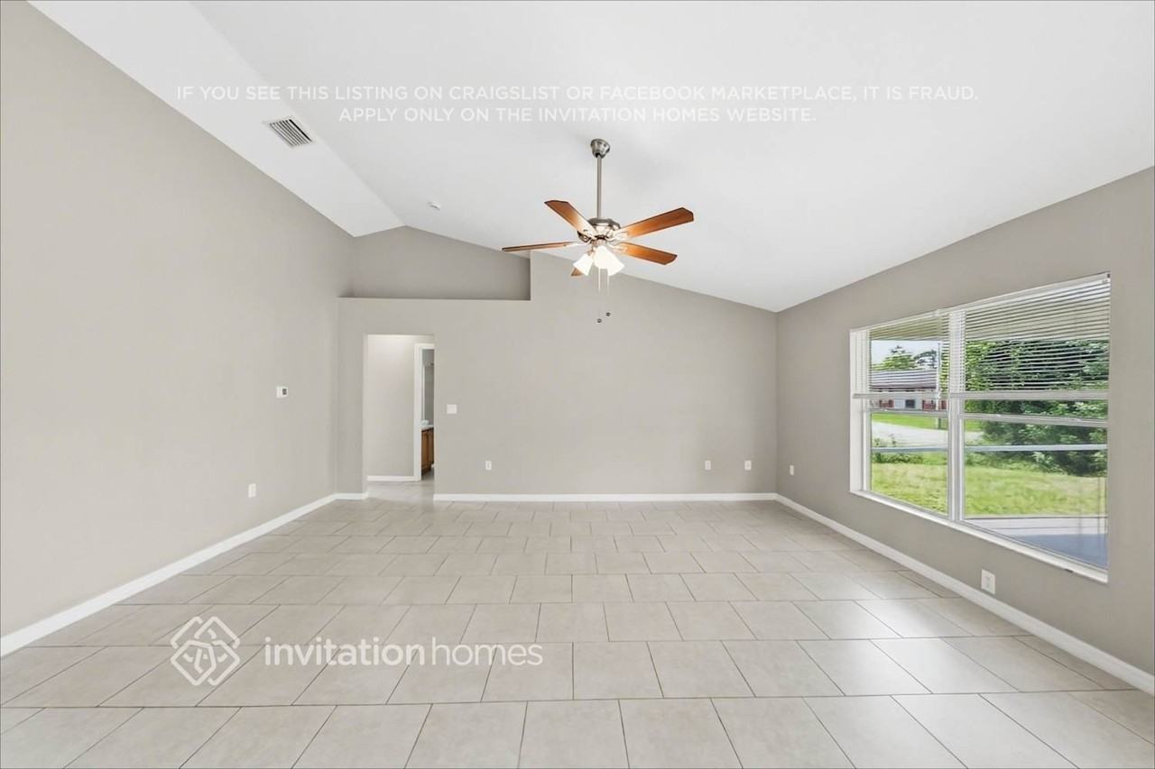 5493 S Chamberlain Blvd - Photo 5 of 20