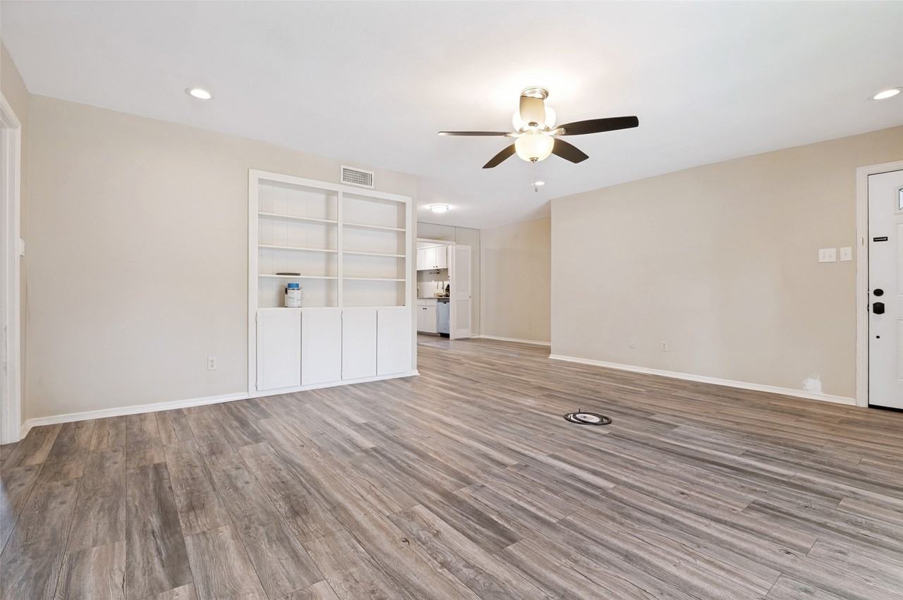 4104 Ridglea Country Club Dr - Photo 3 of 12
