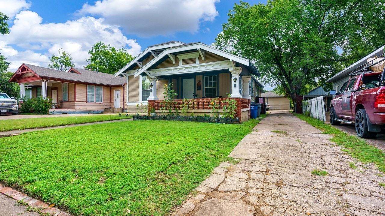 714 S Winnetka Ave - Photo 3 of 14