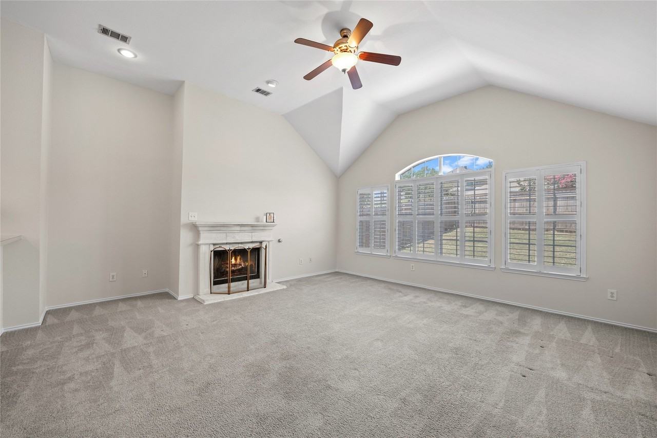 2120 Crestlake Dr - Photo 2 of 16
