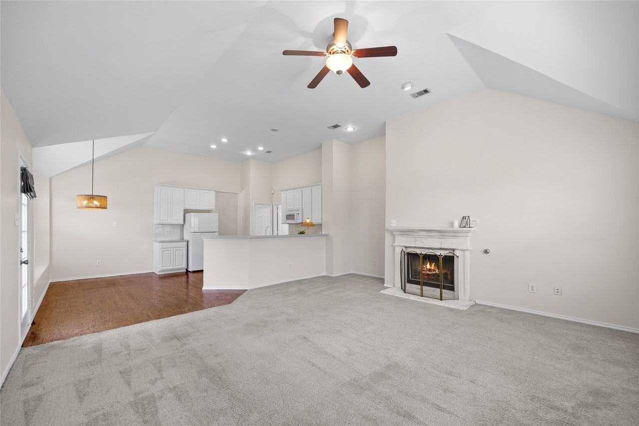 2120 Crestlake Dr - Photo 3 of 16