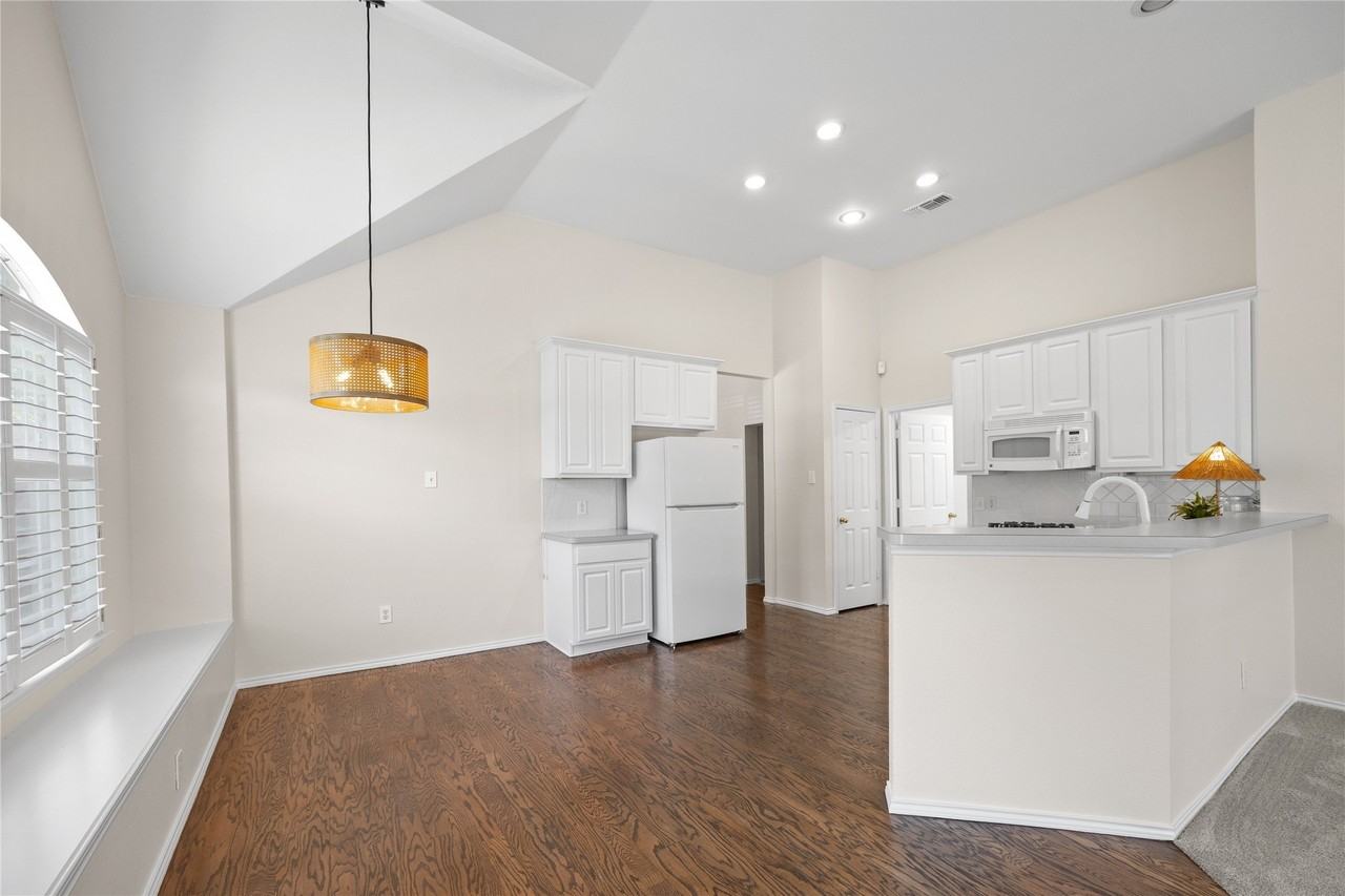 2120 Crestlake Dr - Photo 6 of 16