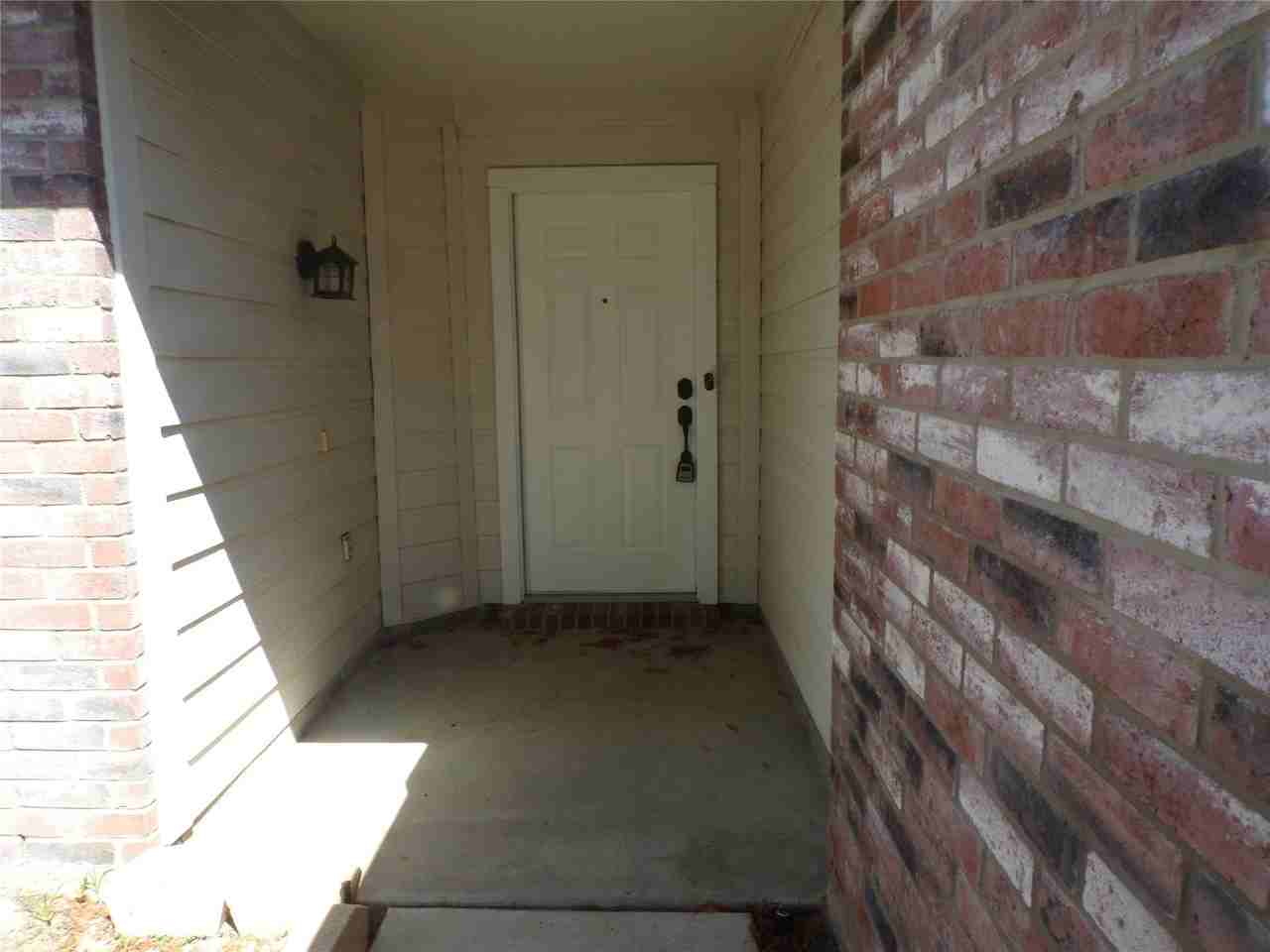 2612 Sierra Dr - Photo 2 of 23
