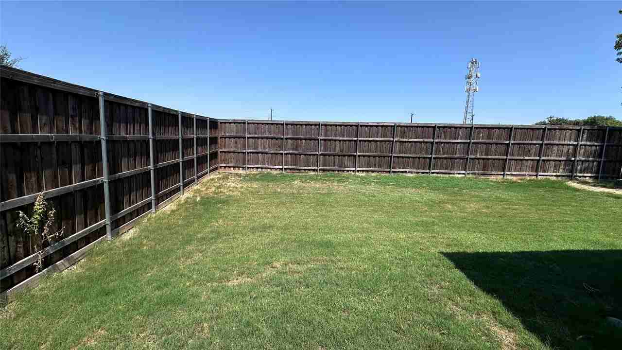 5028 Diamond Peak Ct - Photo 6 of 12