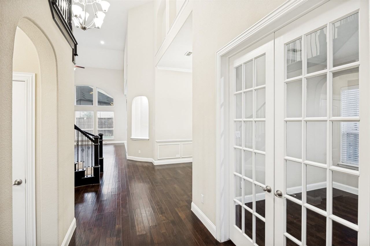13500 Mardi Gras Ln - Photo 2 of 40