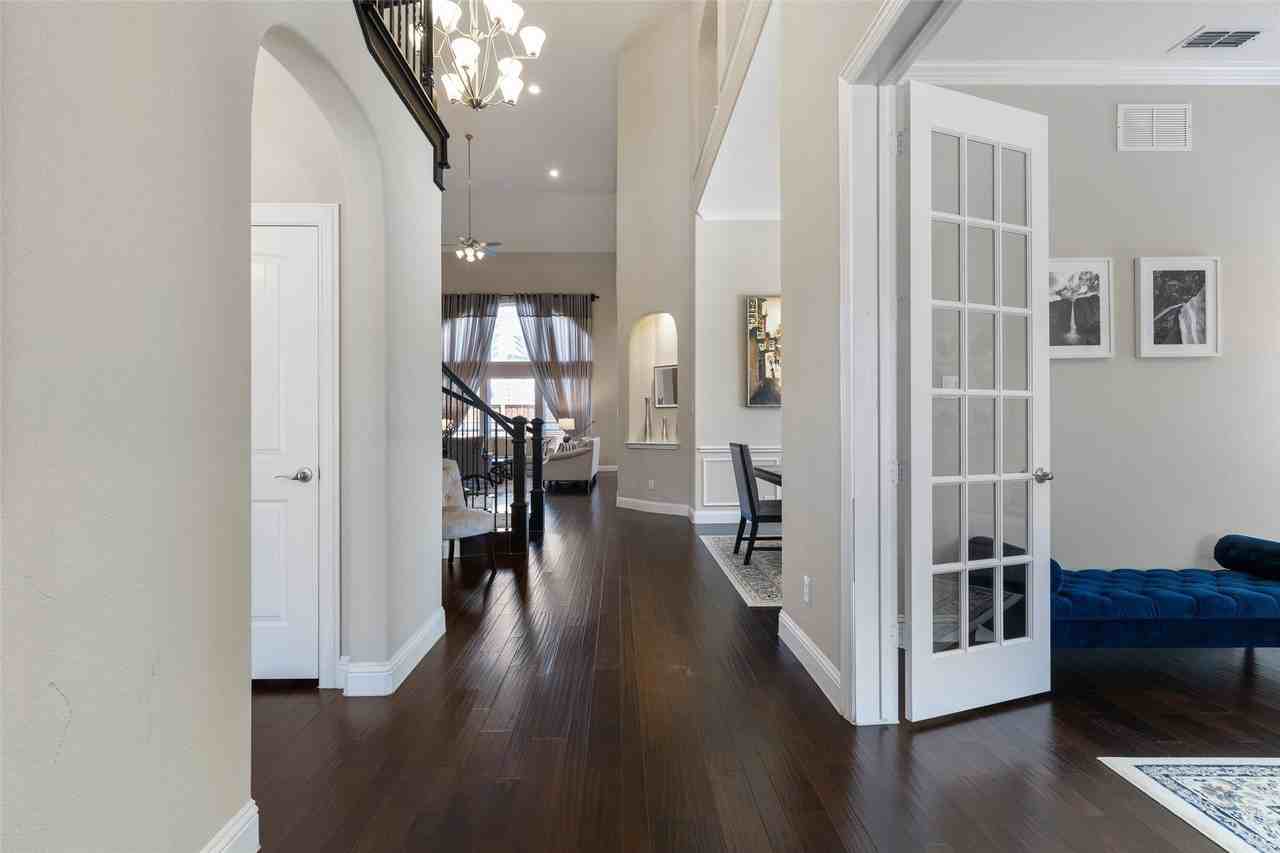 13500 Mardi Gras Ln - Photo 3 of 40