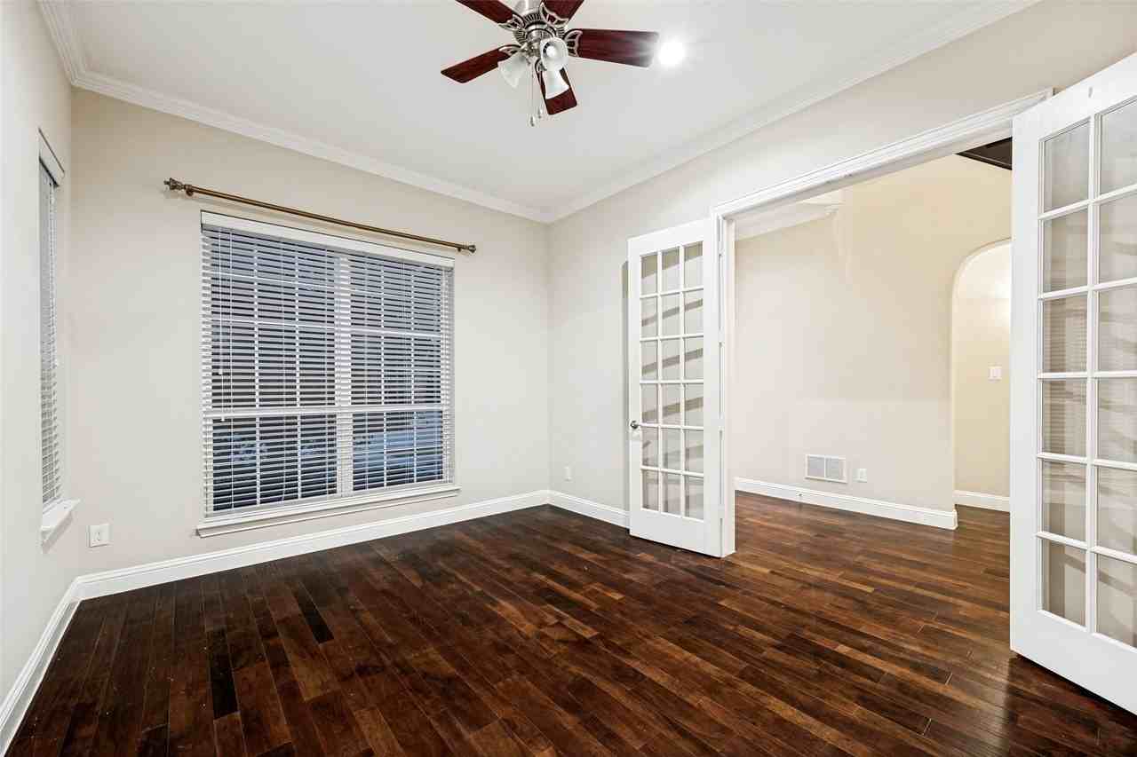 13500 Mardi Gras Ln - Photo 5 of 40