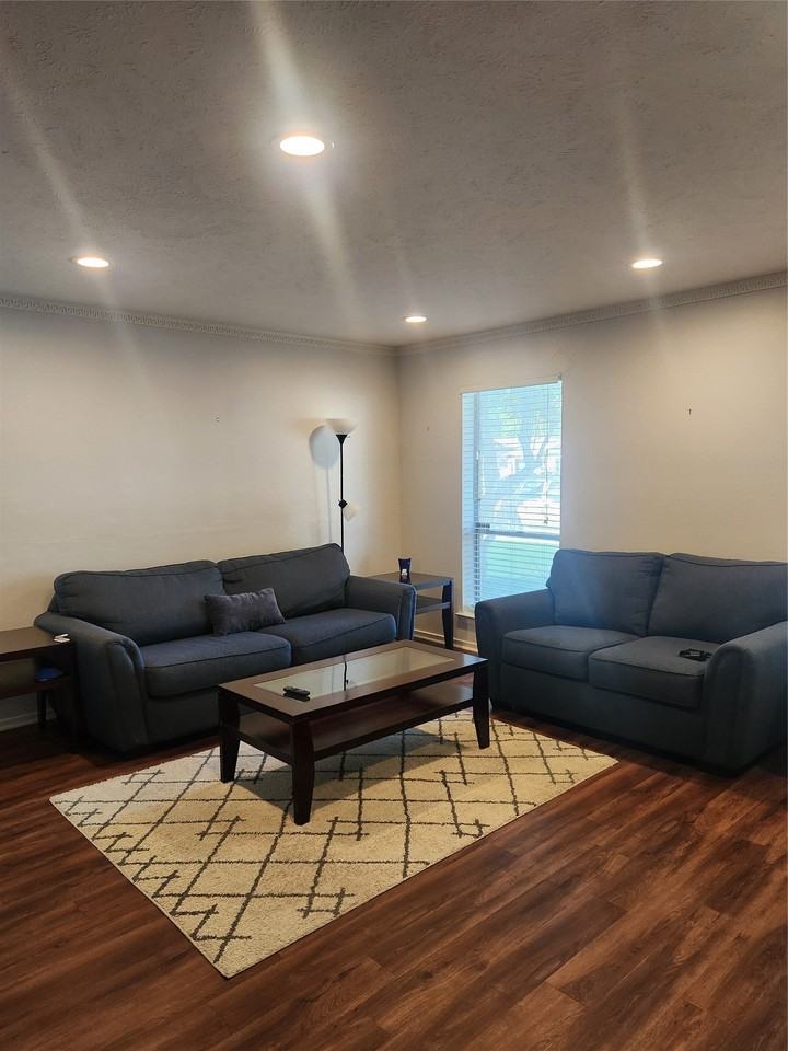 11304 Park Central Pl #B - Photo 2 of 21