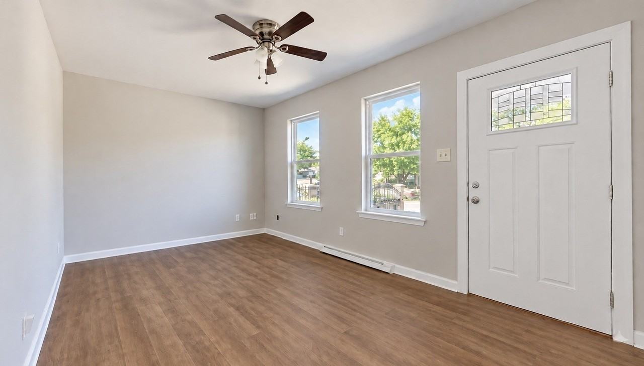 3019 Nw 27th St - Photo 3 of 12