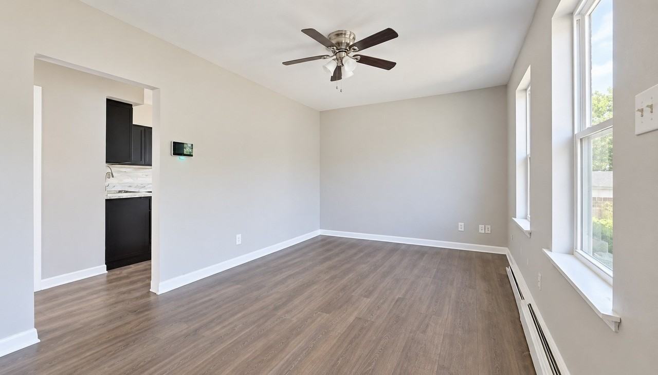 3019 Nw 27th St - Photo 4 of 12