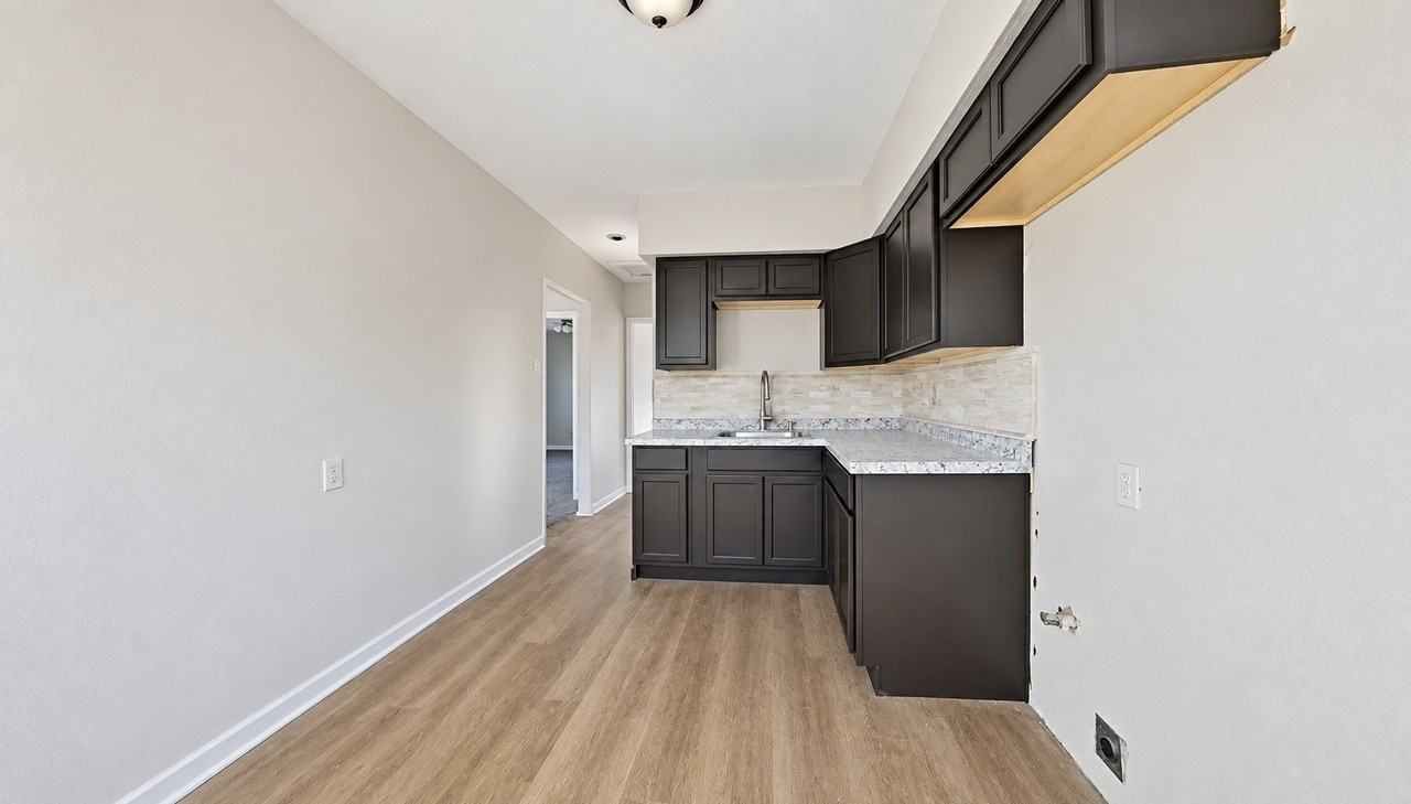 3019 Nw 27th St - Photo 6 of 12