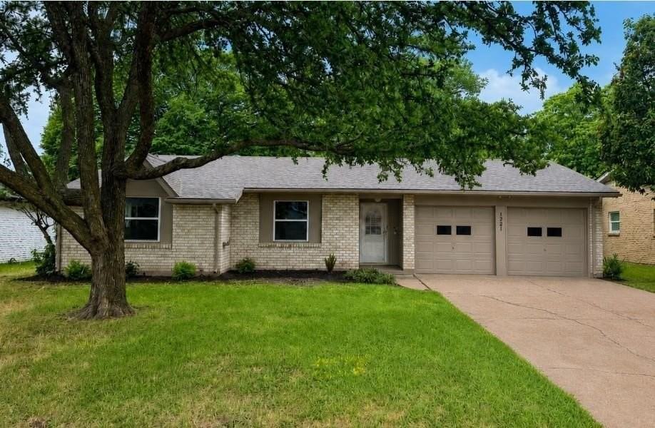 1221 Greenway Dr - Photo 3 of 19
