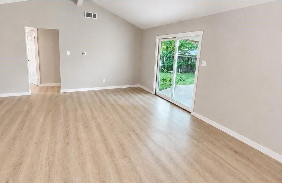 1221 Greenway Dr - Photo 5 of 19