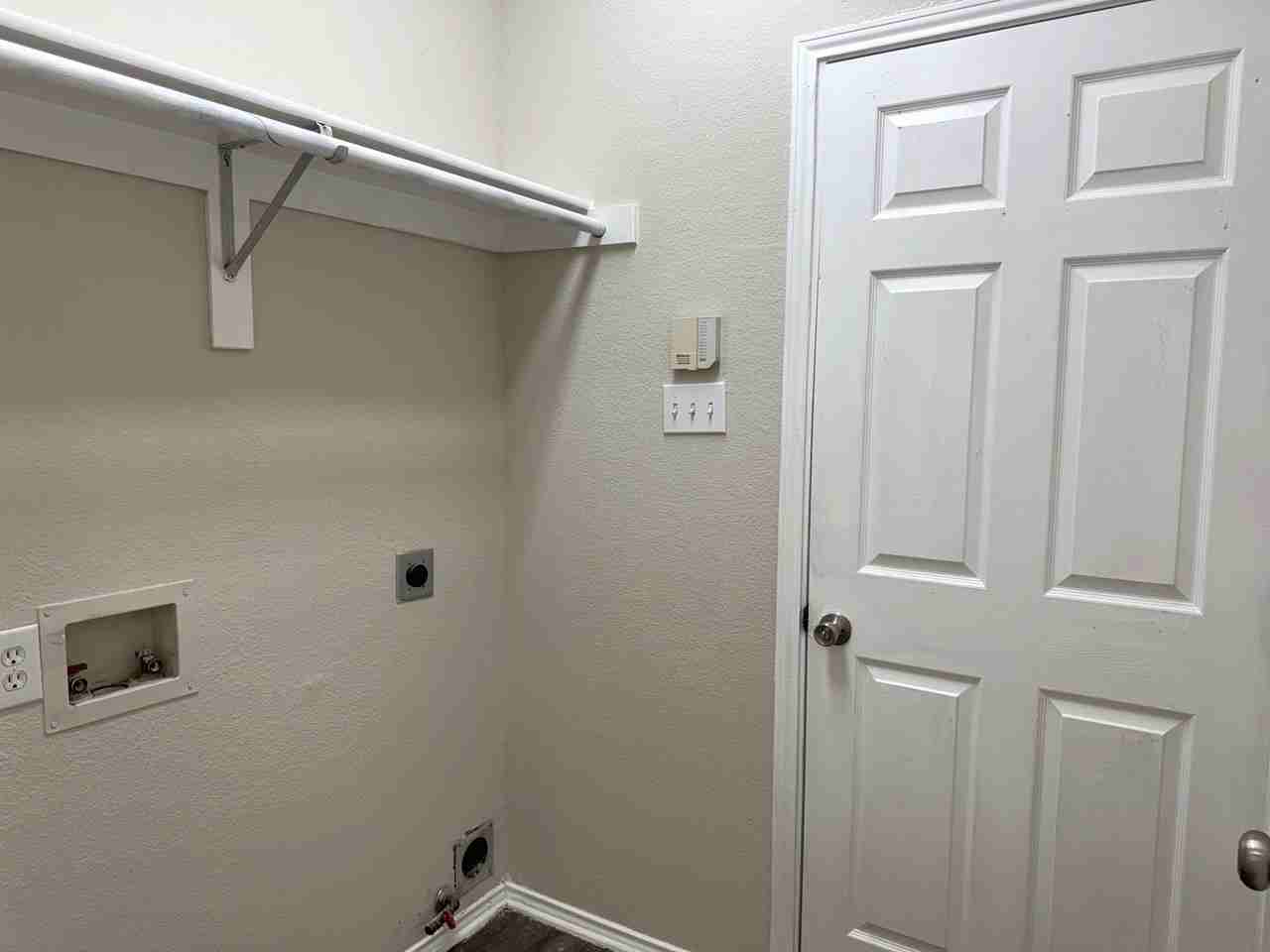 3204 Windridge Ln - Photo 5 of 33