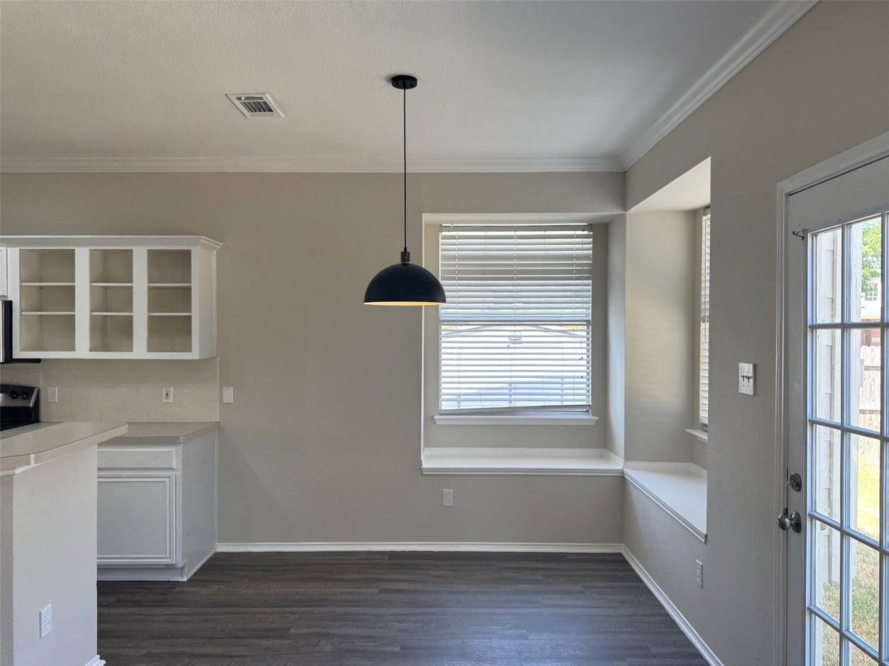 3204 Windridge Ln - Photo 7 of 33