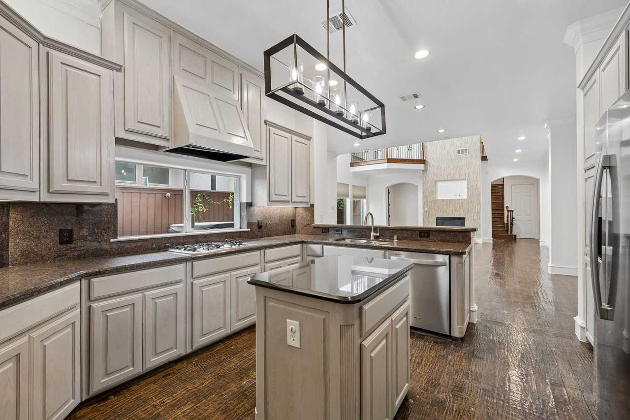 5609 La Foy Blvd - Photo 6 of 17