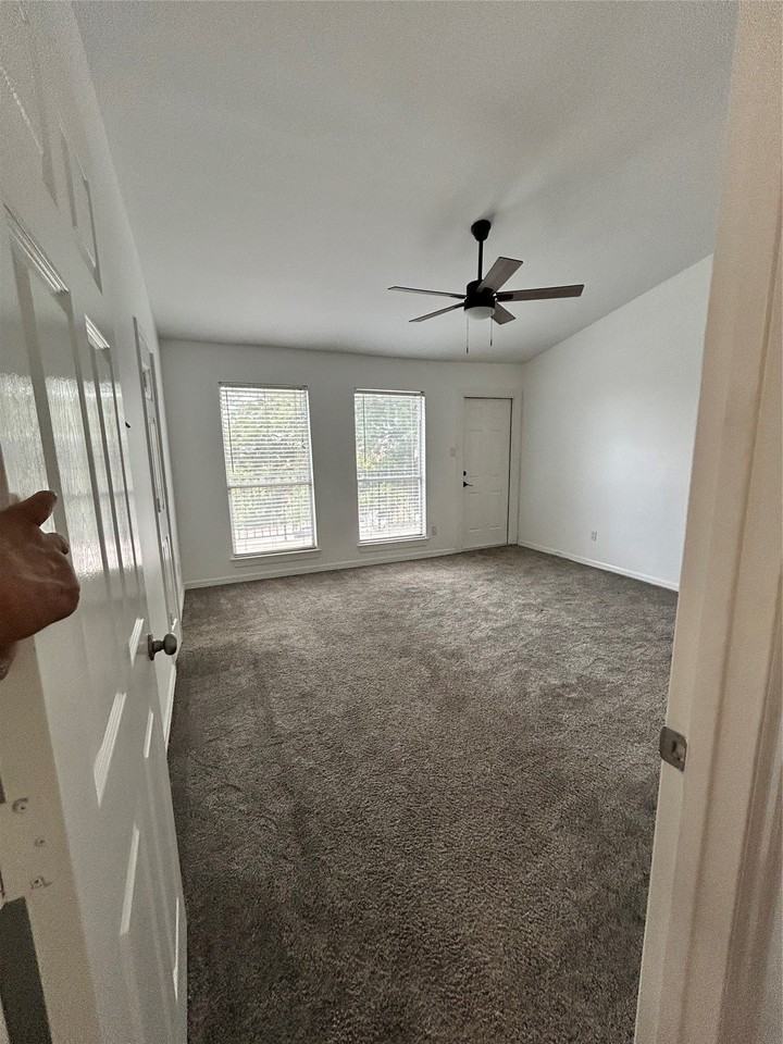 4200 Pompei Ct - Photo 4 of 16