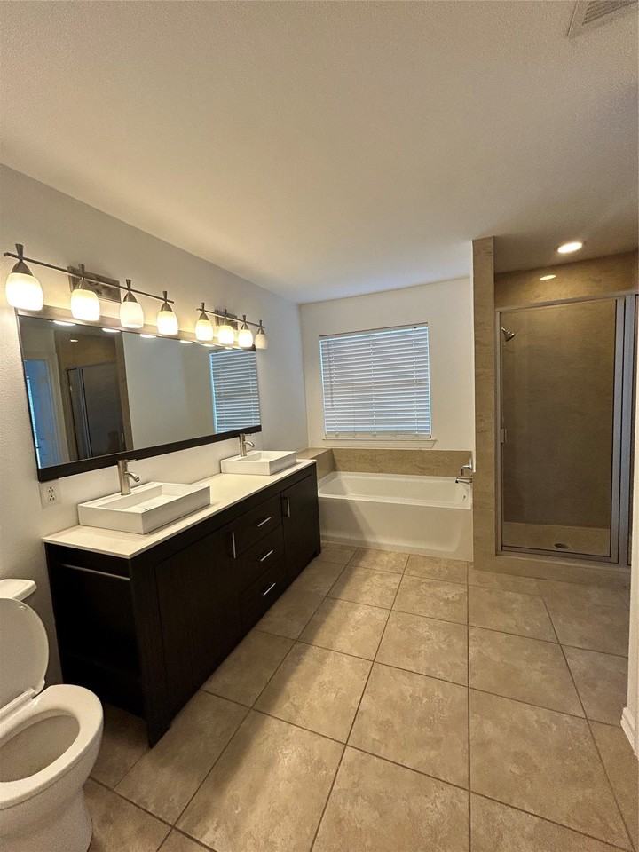 4200 Pompei Ct - Photo 5 of 16
