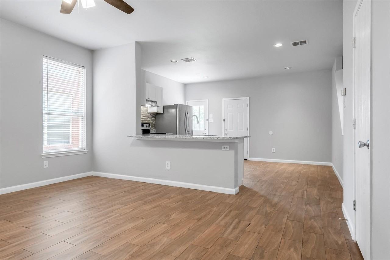 1133 Jamie Dr - Photo 5 of 16