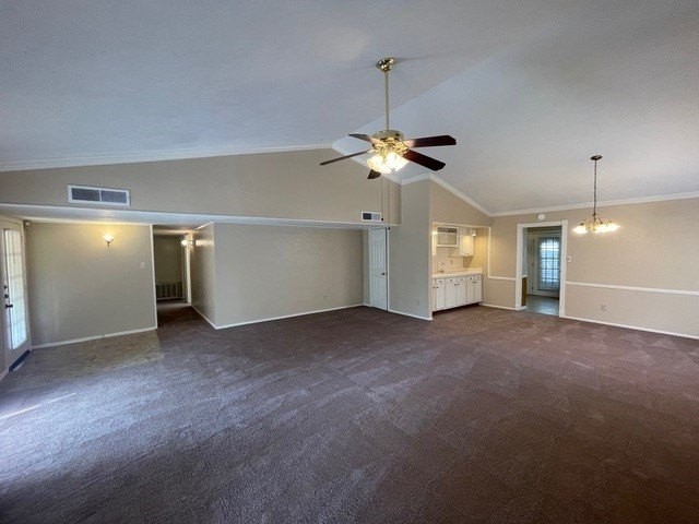 9401 Grant Dr - Photo 4 of 8