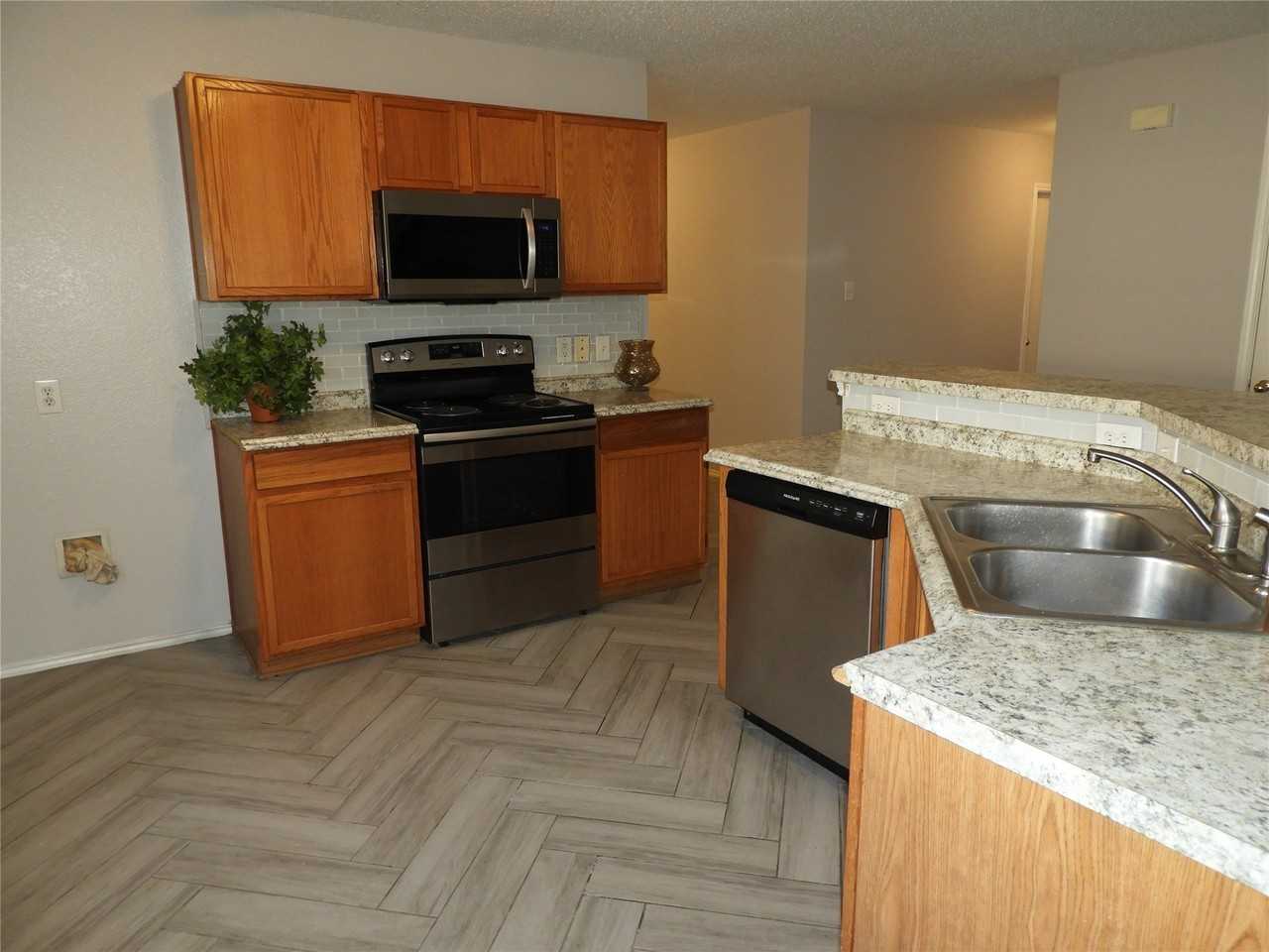 9508 Woodrow Wilson Dr - Photo 3 of 10