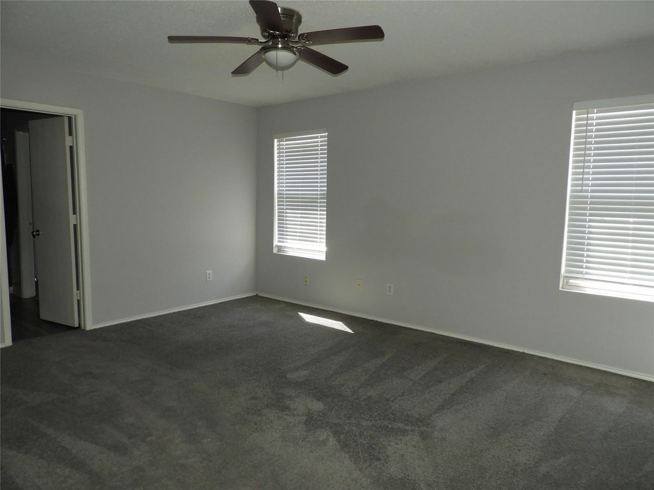 9508 Woodrow Wilson Dr - Photo 5 of 10