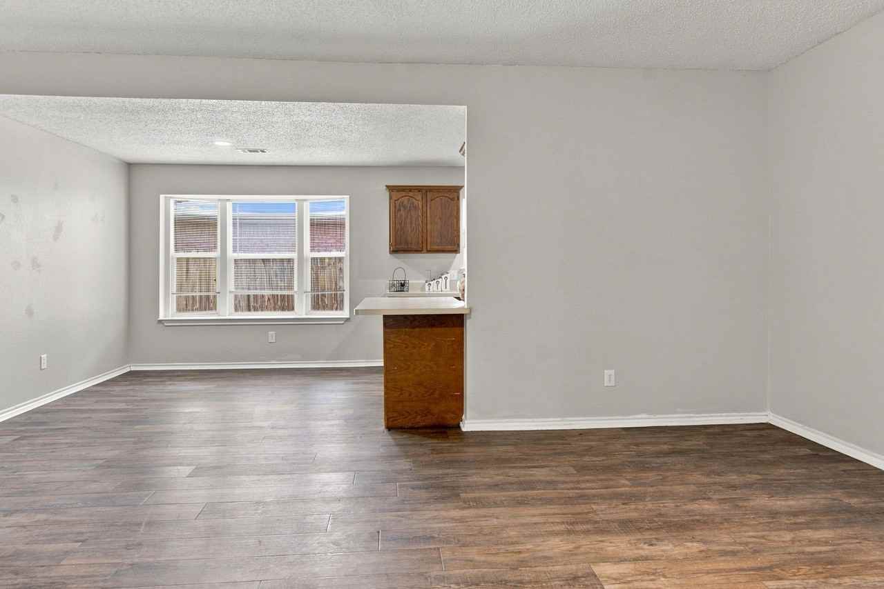 6313 Glen Knoll Dr - Photo 7 of 32