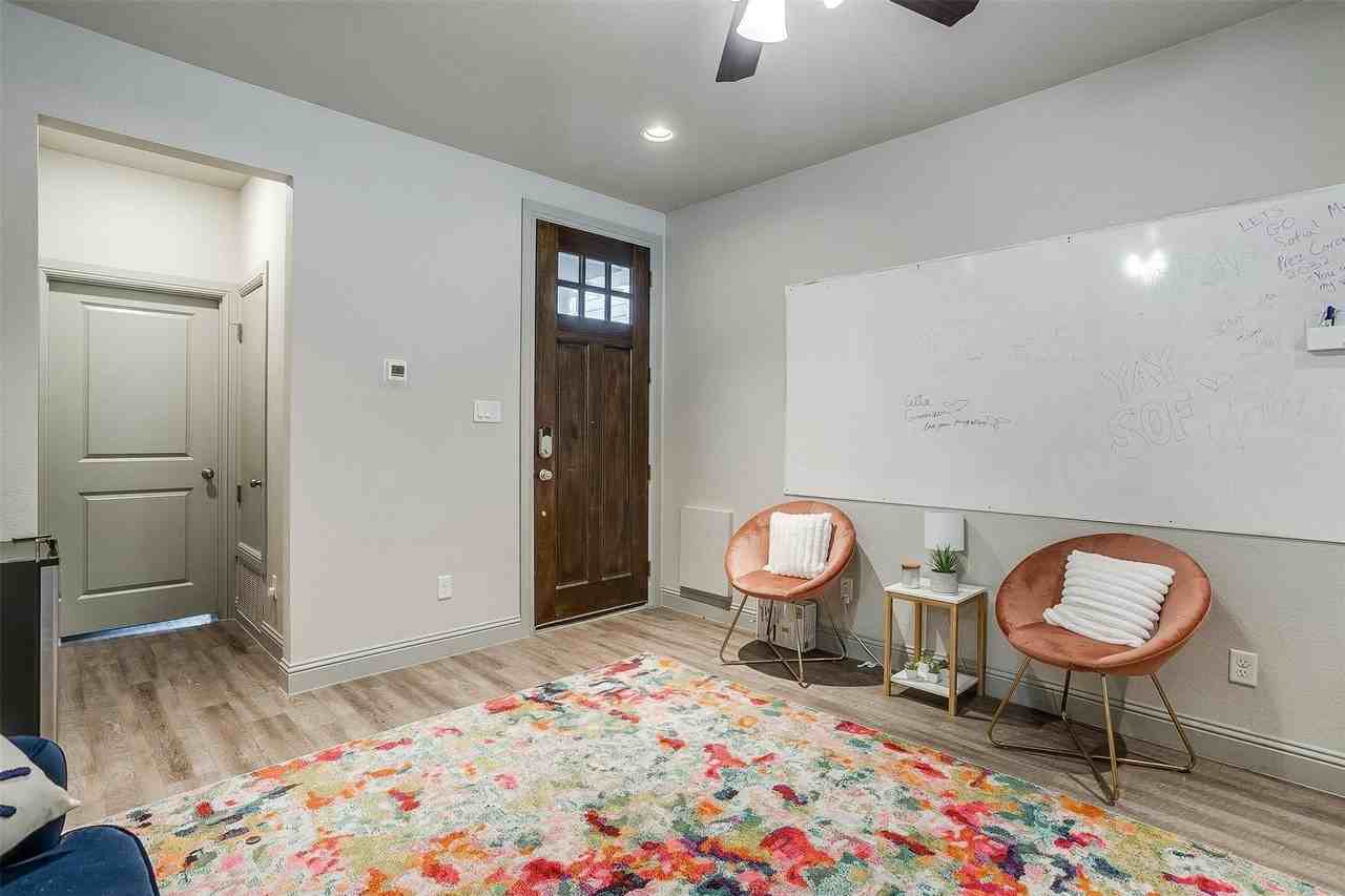 2537 Mccart Ave #2537 - Photo 3 of 30
