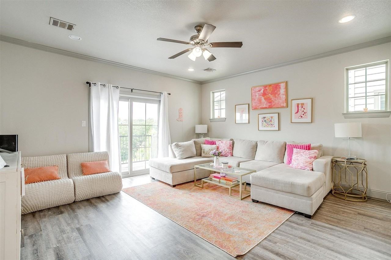 2537 Mccart Ave #2537 - Photo 4 of 30