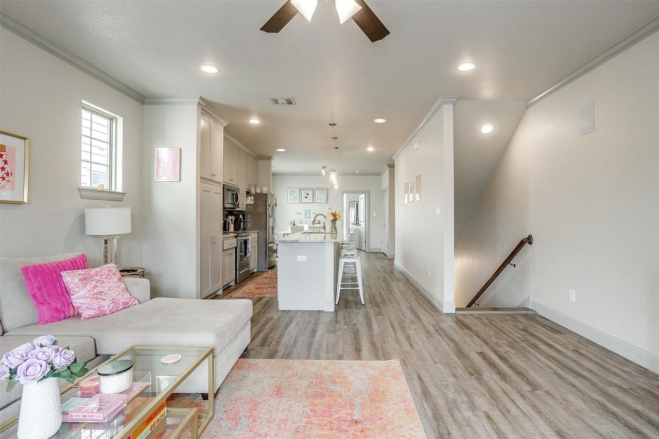 2537 Mccart Ave #2537 - Photo 6 of 30